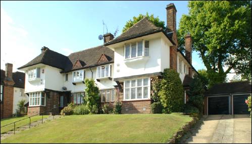 055-57 Lyttelton Road